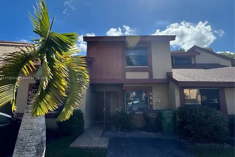 846 W 40th Dr # 19, Hialeah FL 33012