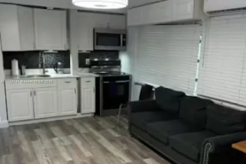 1836 MIDDLE STUDIO SW 9TH AVE, Fort Lauderdale FL 33315