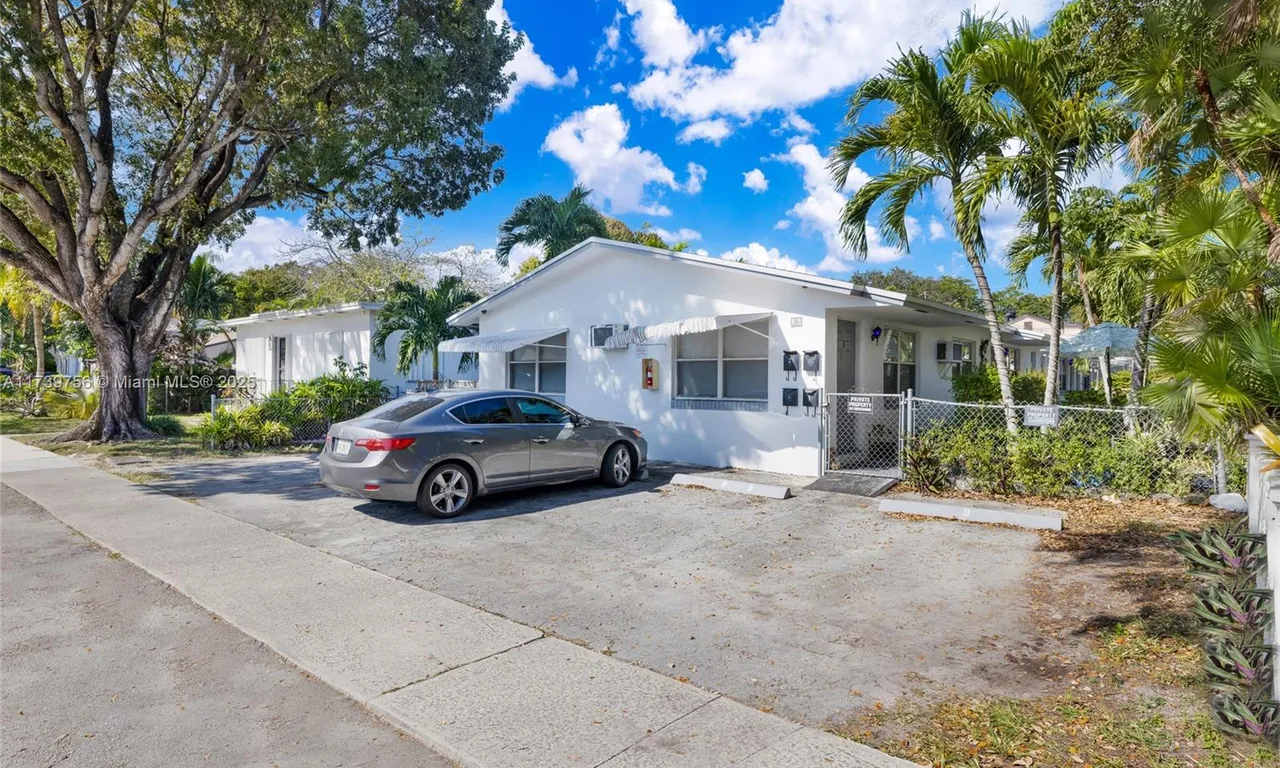 26 SW 6th St, Dania Beach FL 33004