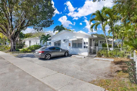 26 SW 6th St, Dania Beach FL 33004