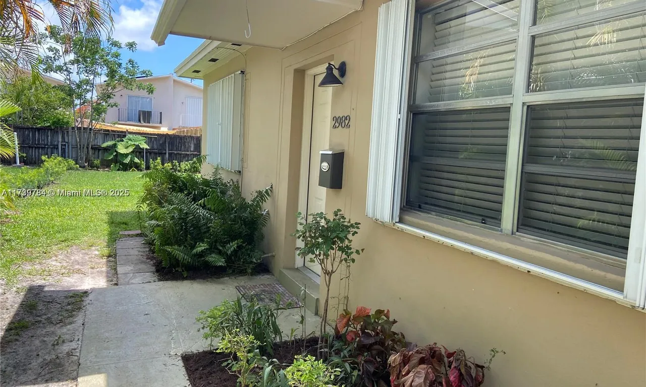 2982 SW 25th # 2, Miami FL 33133