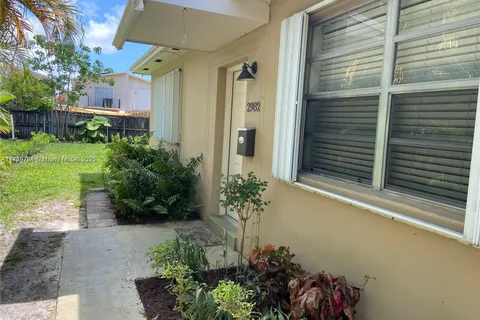 2982 SW 25th # 2, Miami FL 33133