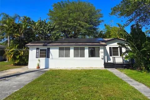 719 NE 36th St, Oakland Park FL 33334