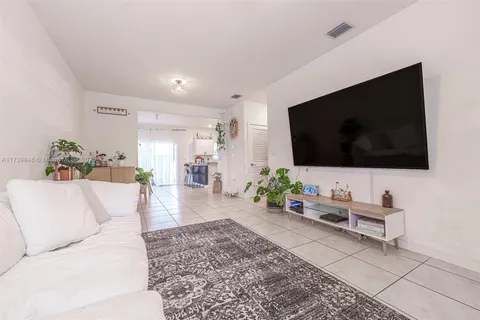 440 NE 5th Way, Florida City FL 33034