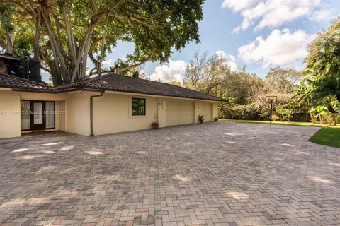 9490 Old Cutler Ln, Coral Gables FL 33156