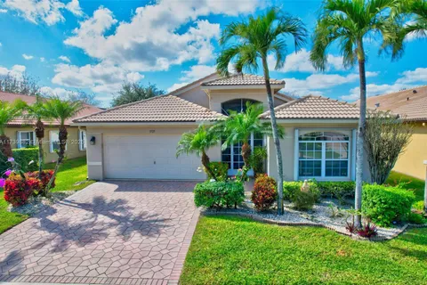 5725 Royal Club Dr, Boynton Beach FL 33437