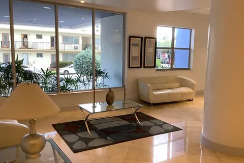 401 69th St # 401, Miami Beach FL 33141