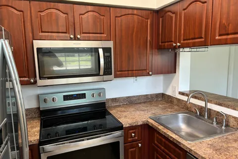 620 Cypress Club Way # I13, Deerfield Beach FL 33064