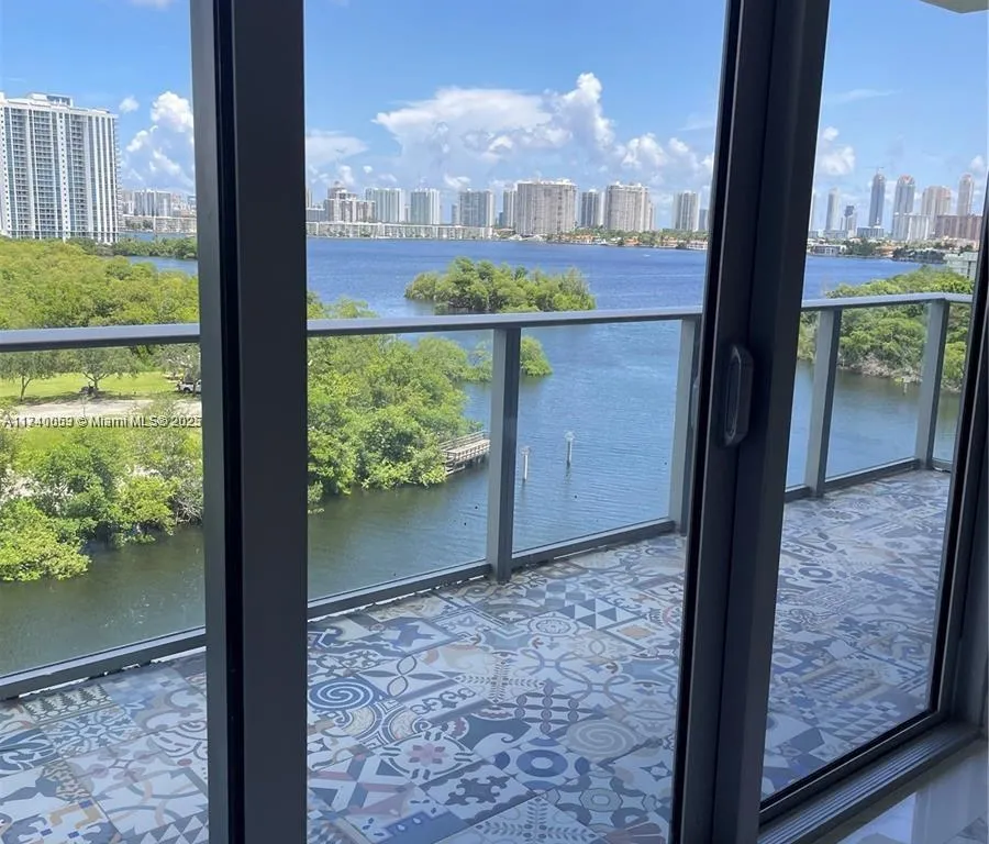 16385 Biscayne Blvd # 805, North Miami Beach FL 33160