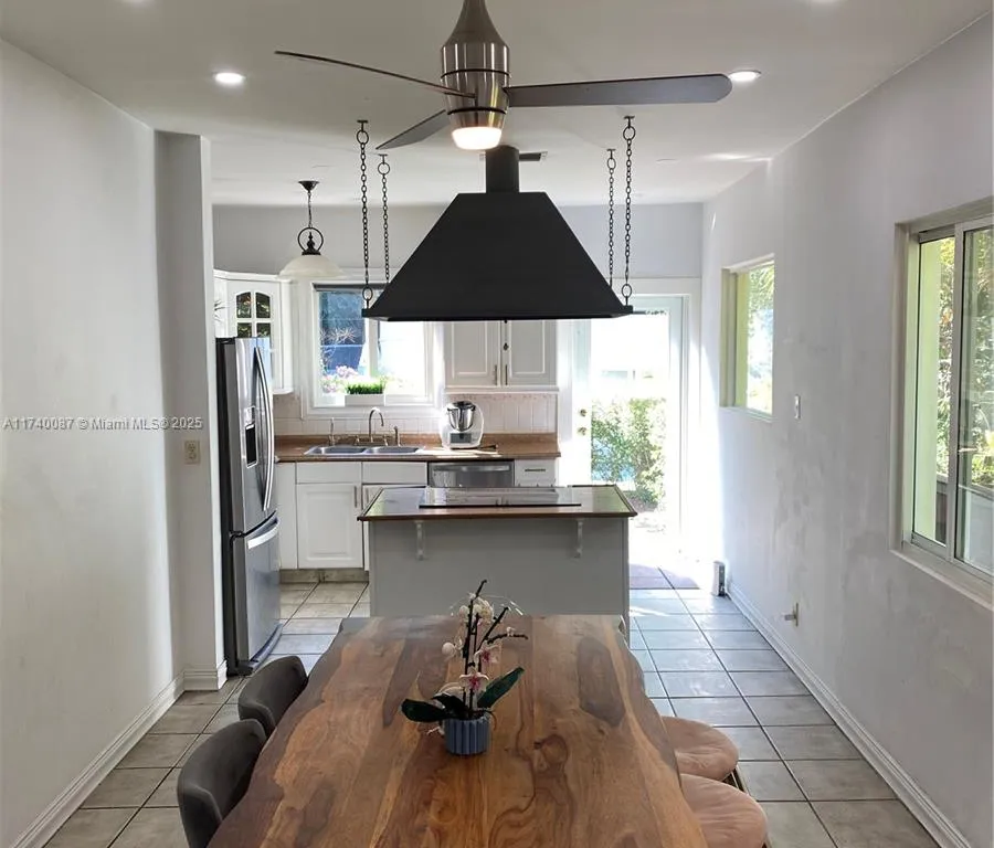 1710 Michigan Ave, Miami Beach FL 33139
