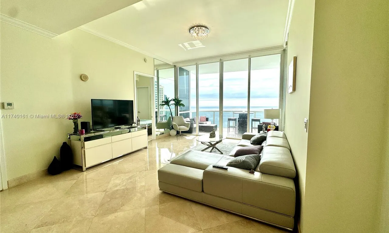 18101 Collins Ave # 5207, Sunny Isles Beach FL 33160