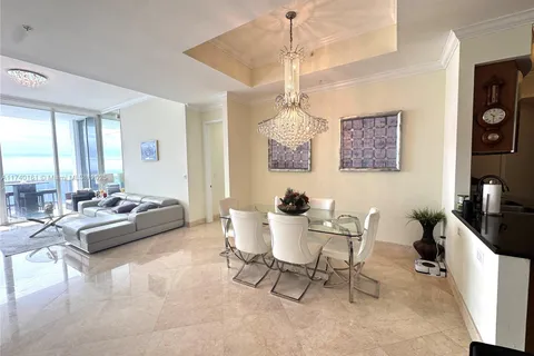 18101 Collins Ave # 5207, Sunny Isles Beach FL 33160