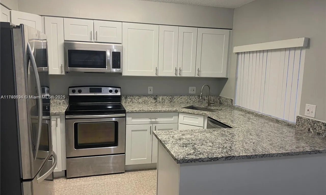 4513 Treehouse Ln # 11C, Tamarac FL 33319