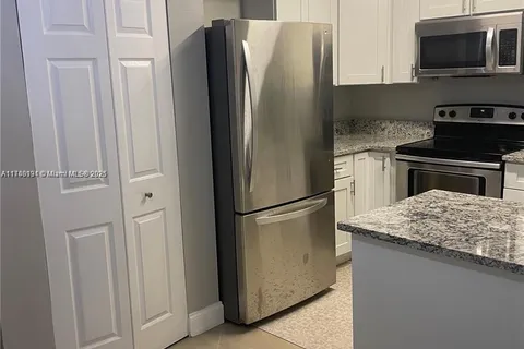 4513 Treehouse Ln # 11C, Tamarac FL 33319
