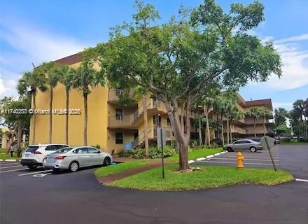 3121 NW 47th # 107, Lauderdale Lakes FL 33319