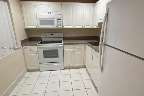 3121 NW 47th # 107, Lauderdale Lakes FL 33319