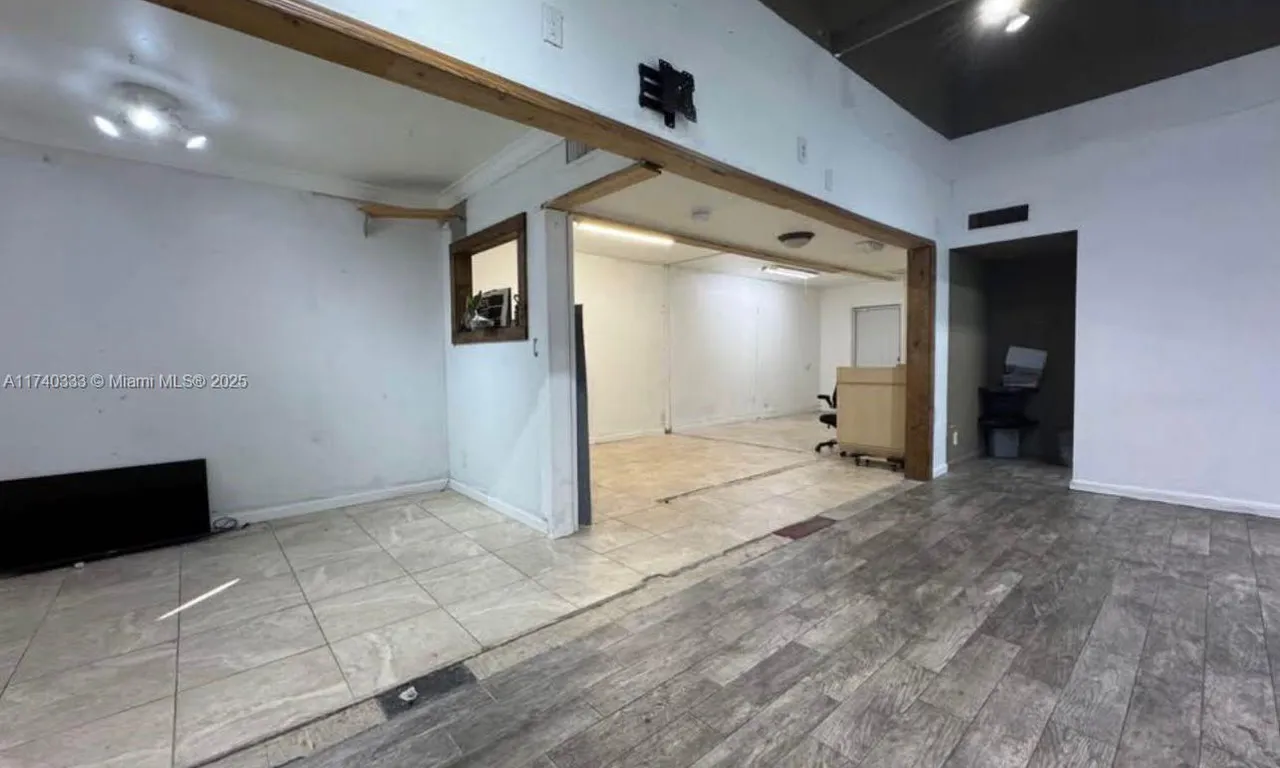 1212 NE 4th Ave, Fort Lauderdale FL 33304