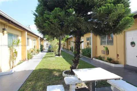 301 Sharar Ave # 4, Opa-Locka FL 33054