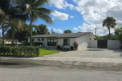 5051 NE 6th Ave, Deerfield Beach FL 33064