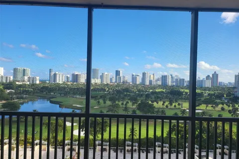 20301 W Country Club Dr # 1425, Aventura FL 33180