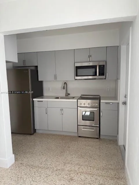 25 NW 48th Pl # 1, Miami FL 33126