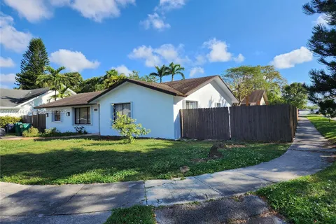 9825 SW 132nd Ct, Miami FL 33186