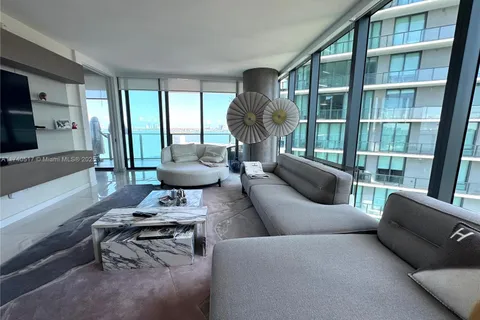 650 NE 32nd St # 1401, Miami FL 33137