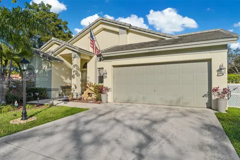 5708 NW 47th Ct, Coral Springs FL 33067