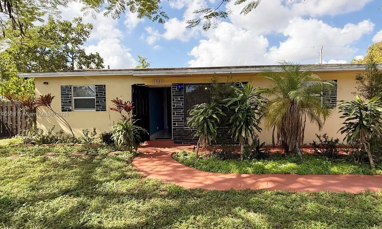 1321 NW 50th Ave # A, Lauderhill FL 33313