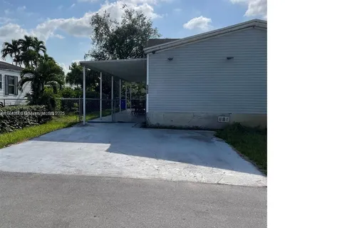19800 SW 180th Ave # 588, Miami FL 33187