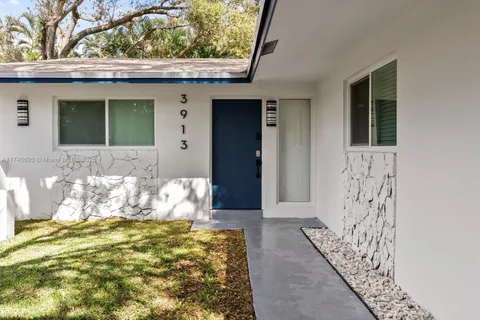 3911 SW 51st St, Dania Beach FL 33312
