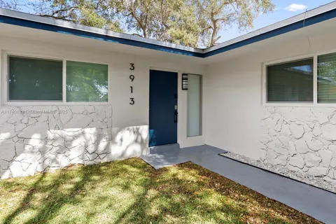 3911 SW 51st St, Dania Beach FL 33312