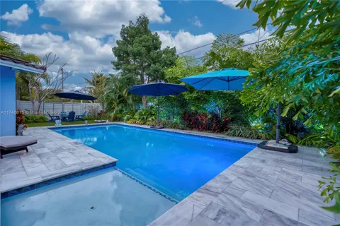 124 NE 26th Dr, Wilton Manors FL 33334