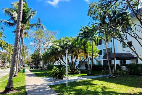 200 Galen Dr # 303, Key Biscayne FL 33149