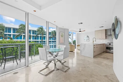 1200 Holiday Dr # 208, Fort Lauderdale FL 33316