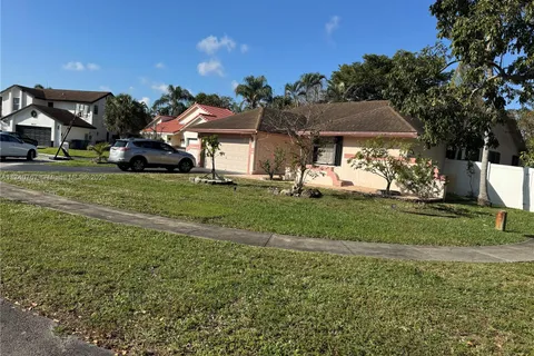 5805 SW 87th Ter, Cooper City FL 33328