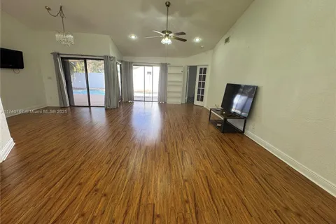 5805 SW 87th Ter, Cooper City FL 33328