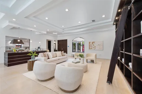 20600 NE 22nd Pl, Miami FL 33180