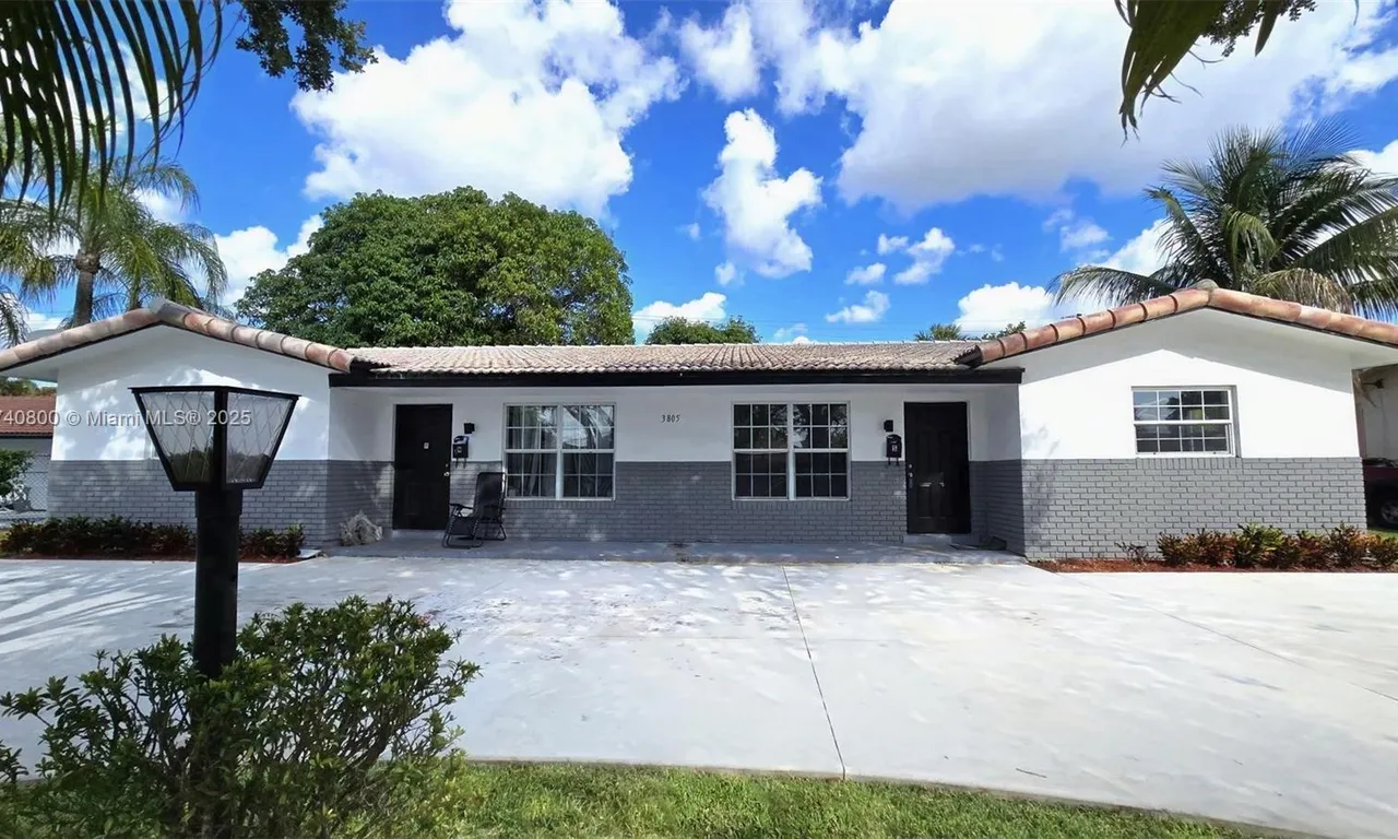 3805 NW 78th Ter, Coral Springs FL 33065