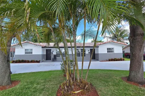 3805 NW 78th Ter, Coral Springs FL 33065