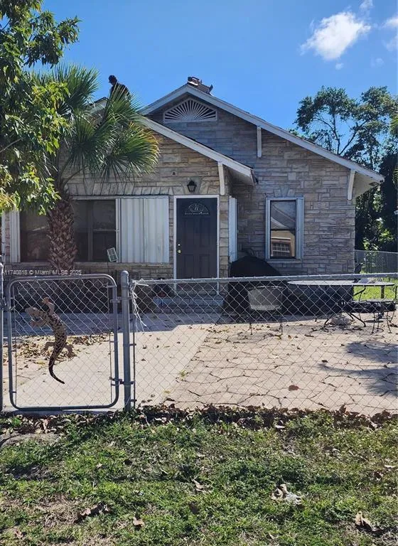 212 NW 11th St # 1, Pompano Beach FL 33060