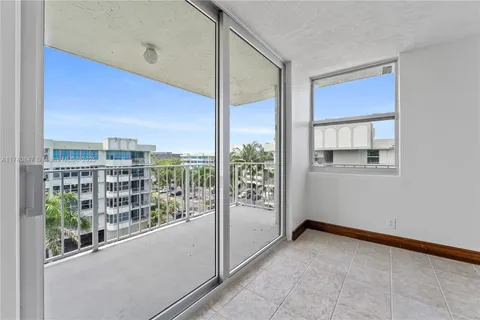 16570 NE 26th Ave # 6B, North Miami Beach FL 33160