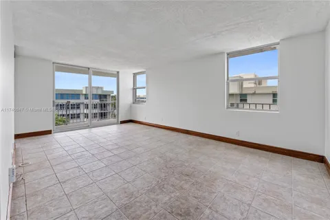 16570 NE 26th Ave # 6B, North Miami Beach FL 33160