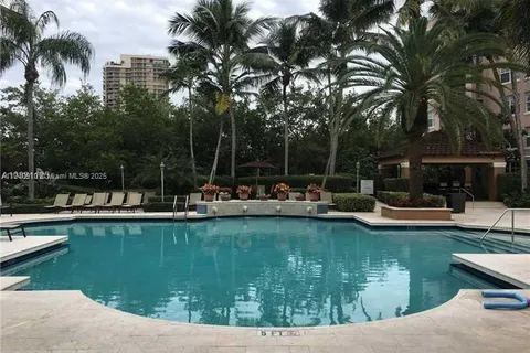 19999 E Country Club Dr, Aventura FL 33180