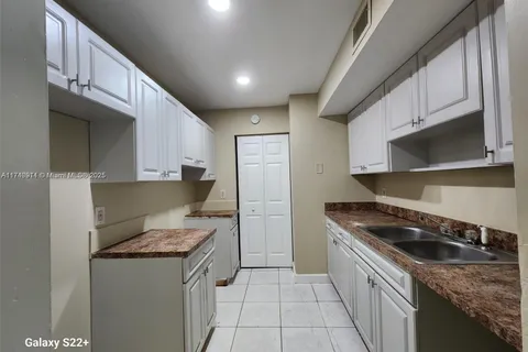 2824 NW 55th Ave # 1B, Lauderhill FL 33313