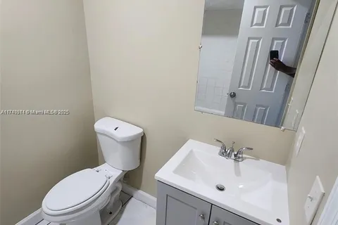 2824 NW 55th Ave # 1B, Lauderhill FL 33313
