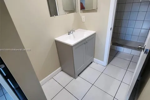 2824 NW 55th Ave # 1B, Lauderhill FL 33313