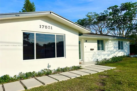 17521 SW 93rd Ave, Palmetto Bay FL 33157