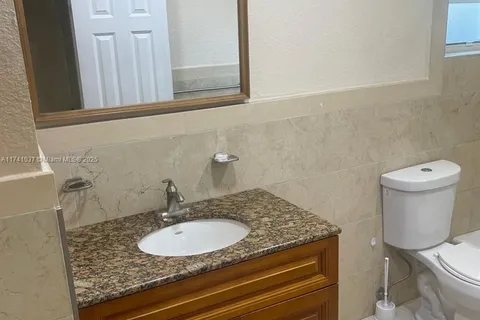 1163 NW 100th Ter # R, Miami FL 33150