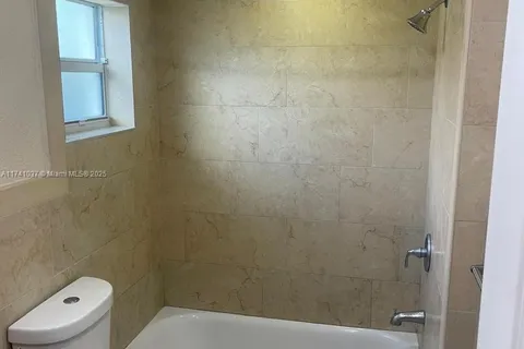 1163 NW 100th Ter # R, Miami FL 33150